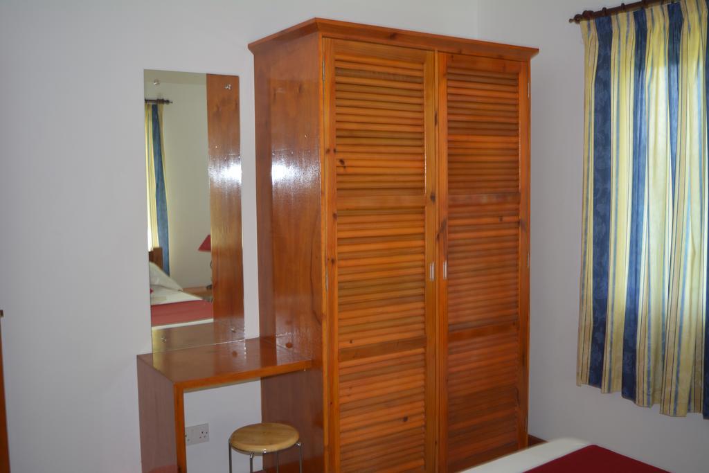 Manfiyo Guest House Anse Boileau エクステリア 写真