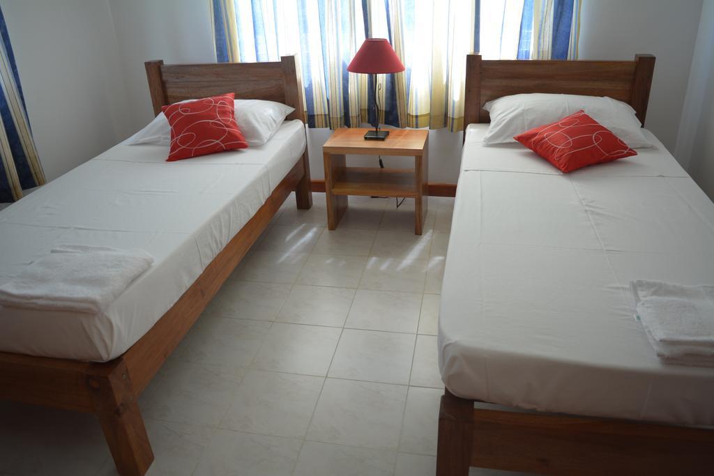 Manfiyo Guest House Anse Boileau エクステリア 写真
